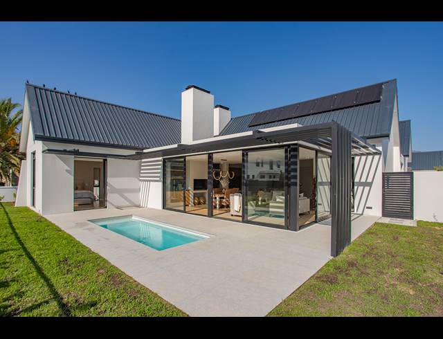 4 BEDROOM HOUSE FOR SALE IN PEARL VALLEY GOLF & COUNTRY ESTATE